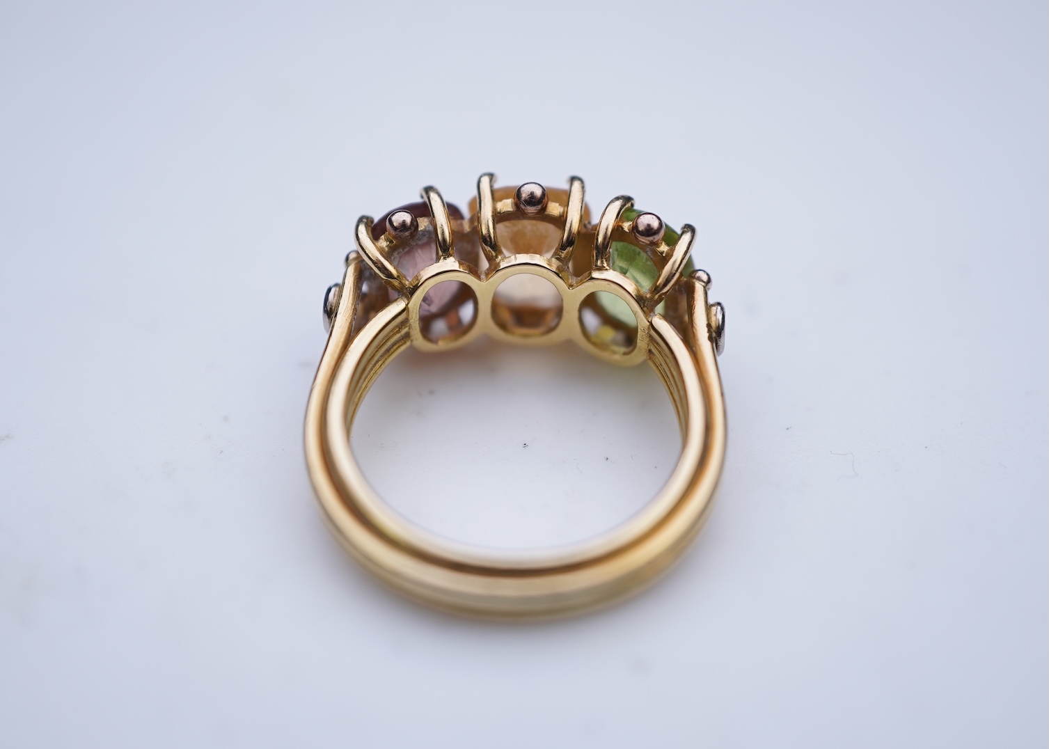 A multi-gem ring